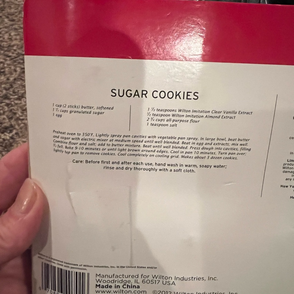 Wilton 3 new in pkg., cavity cookie pan, 6 mini & 2 large cookie cutters. - Picture 7 of 11